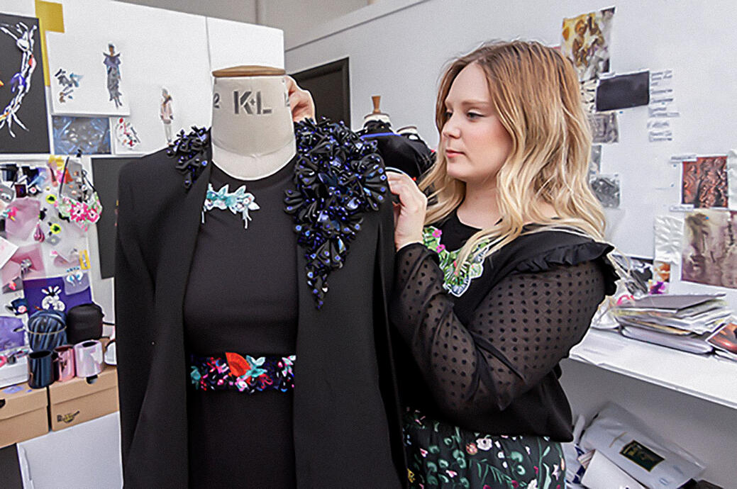 Coat the fashion with extra fashion